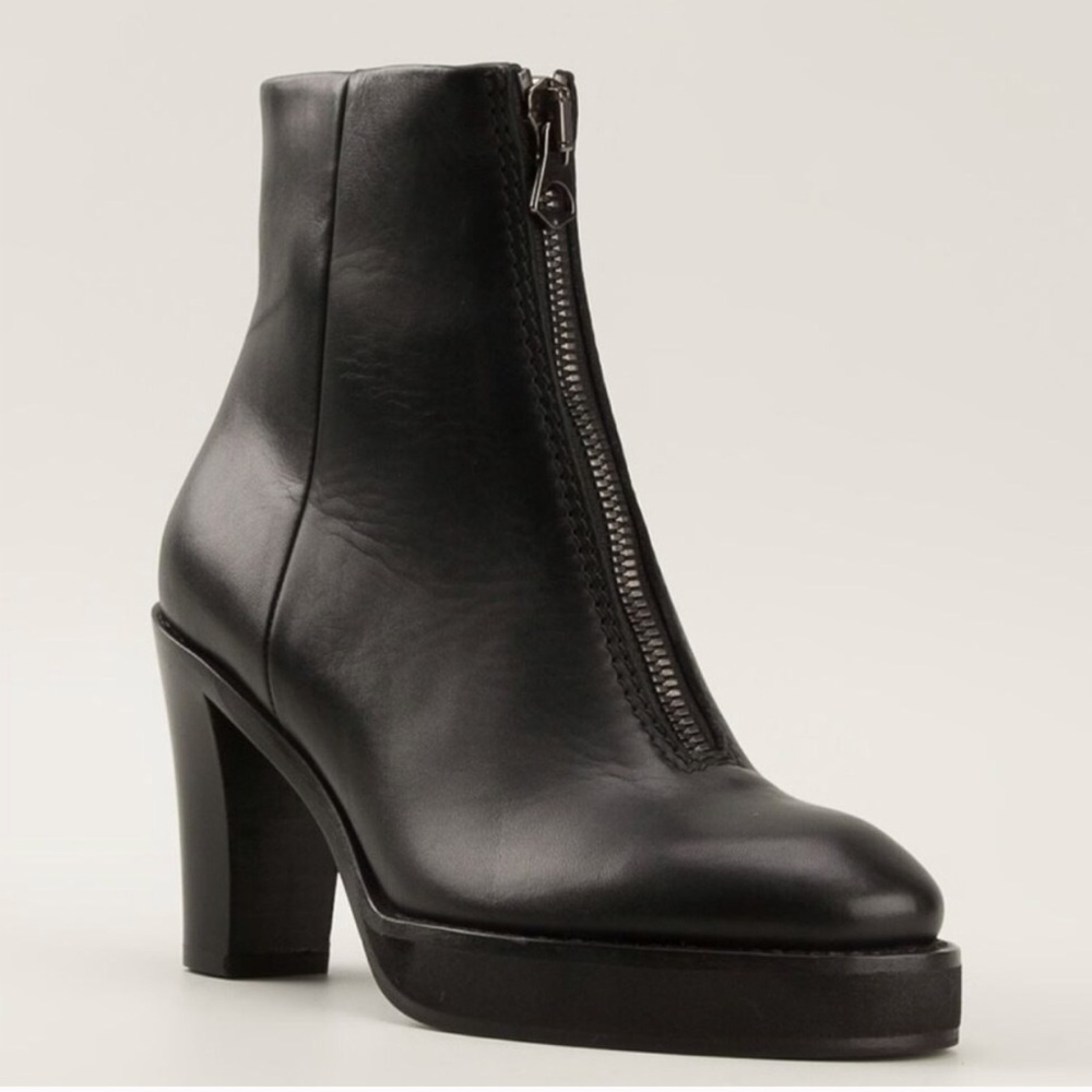 🚨ACNE BOOTS🚨 Gun metal zipper